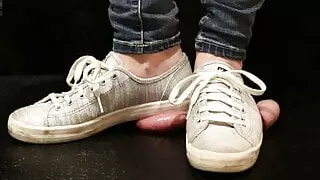 Crush the cum out under my tennies shoes