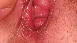 I love playing with this pussy!