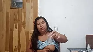 Hen Gnilinha extracts breast milk from her big tits