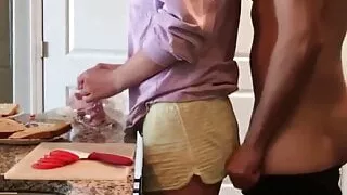 Fucking Mom While She Makes Lunch