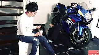 Im Flur vor Nachbarn hart gefickt