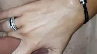 Ehefrau braucht es taeglich