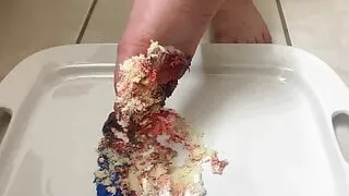 Meg D. Ryder crushes patriotic cupcake!