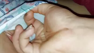 Hindi – touching my stepsister under the sheet