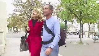 Naomi – Sexy French Milf Picked Up