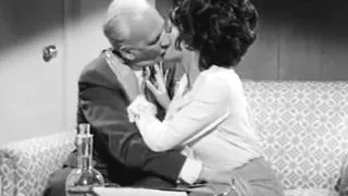 Passionate Kisser – Grandpa Has Hotel Fun