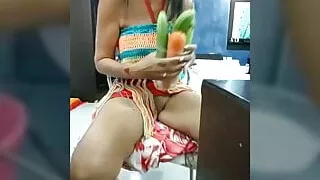 Thai girl Yaya – licking balls live with dancing and dildo