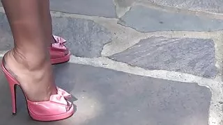 Milf Fetishlady wearing High Heels and Nylon Stockings