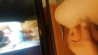 Schaue Videos von schönen Latina beim Wichsen meines Schwanzes