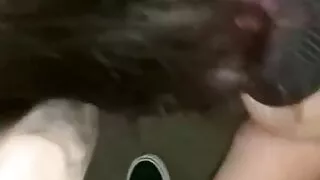 Chica culona mamando tranquila