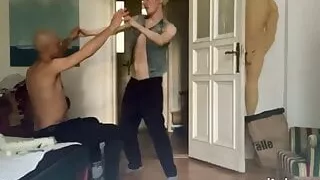 Sissy ist immer hungrig nach rohen Schwänzen