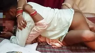 Wife ki Friend ko Wife ke samne Choda, Wife ne video Banayi