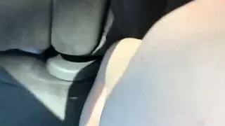 Je fais jouir un marocaine dans mon 4x4