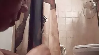 Sperma in meiner roten, durchsichtigen Unterwäsche