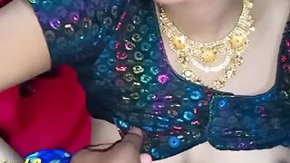 Nayi navely Bhabhi ko kamre ke andar akele me chod diya