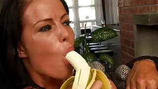 Sinful babe sharing her hubby with a friend