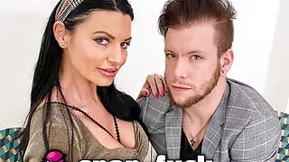 Fuckboy convinces MILF from France to fuck! SNAP-FUCK.com