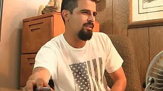 Hung bearded amateur Dick Hardy watches porn while jerking