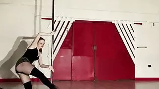 Evanesse webcam dancing strip high heels and stockings