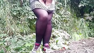 Leistungsstarkes Outdoor-Piss-Spray für meine Follower