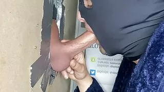DIQSUQR - Straight cut Arab at the gloryhole!