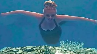 Scarlett Johansson tits video