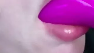 YOUNGENGLISHBBW – SUCKING MY DILDO, RUBBING MY CLIT