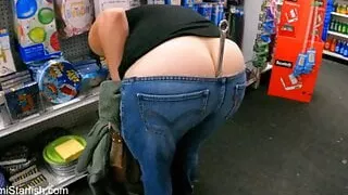 4K - Anal Hook Shopping