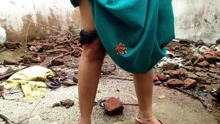 Desi Indian Aunt Outdoor Public Pissing Video Compilation