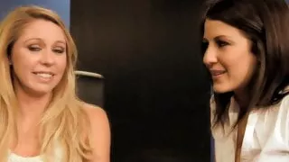 Brunette babe spreads her legs apart and let her friend lick her