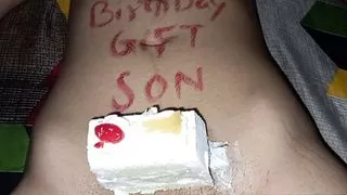 Maa ki choot ka diwana, meri biwi ne mere bete ko gift diya