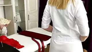 SugarNadya showed that she is not only a depilation master…