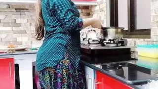 Desi Wife Fucked In Kitchen While She Is Making Tea