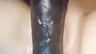 Je frotte ta grosse bite comme ca , j'adore ca !