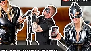 Prank goes wrong: COSPLAYER gets BATMAN DICK! MISSDEEP.com