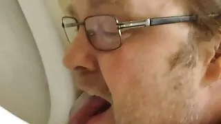 Old disgust fat lick the toilet