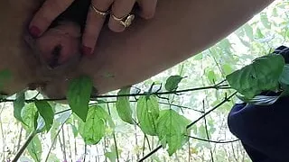 Milf outdoor pissing, munichgold – pee and pussy cream