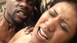 Echte Freudentränen, als Lyla von ihrer ersten BBC gefickt wird