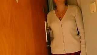 Zeig mir deine kleinen schoenen geilen Titten und lass mich