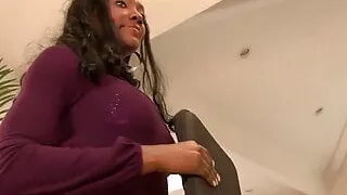 Naomi Banxxx fucks a black cock with her mouth and pussy