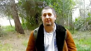 Gepiercte Schlampe erstes Mal Outdoor Pornodreh