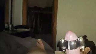 Hands free cum in Mum’s bed while she showers