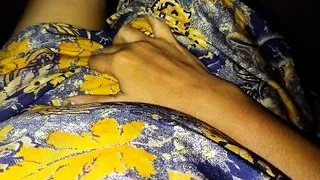 Mallu fingering her pussy at midnight
