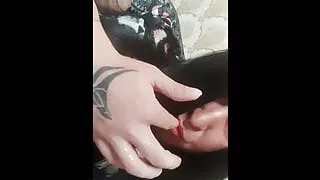 Bonnie jerks off her juicy ass