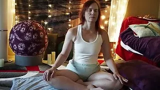 Evening yoga With Aurora Willows