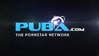 Leya Falcon uses a glass toy to make herself squirt