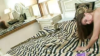 MILF takes dick in her cunt and gets cumshot on belly