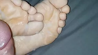 Fuck her pussy and cum on her feet