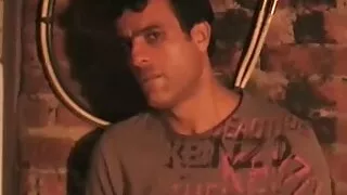 Von Hetero-Araber mit Pisse in diskretem Keller gefickt