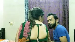 Hot Milf aunty fucking with two stepbrother! Nokrani se payer!